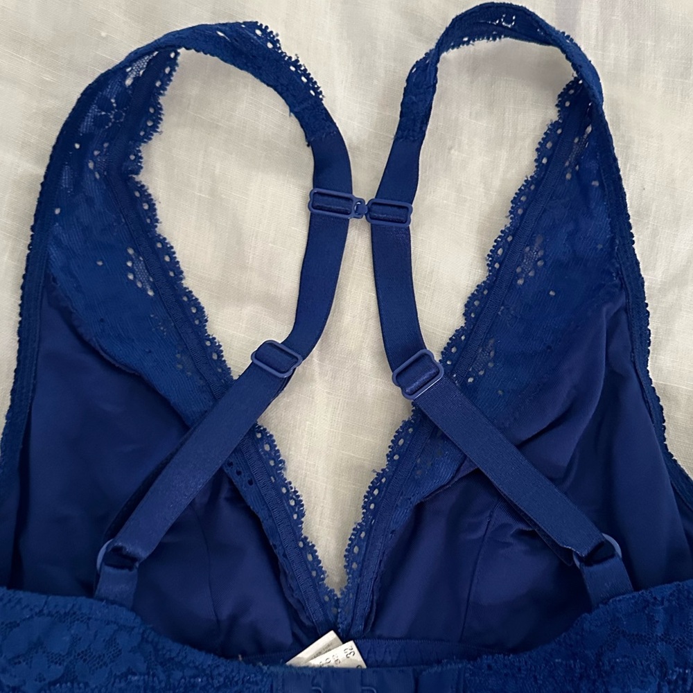 Wacoal Lace Bralette featuring optional Racerback 💙 - Picture 6 of 7
